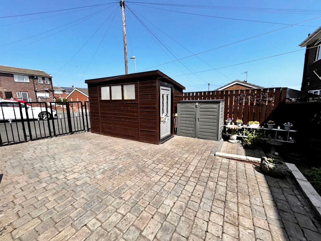 Property image 15 of 17