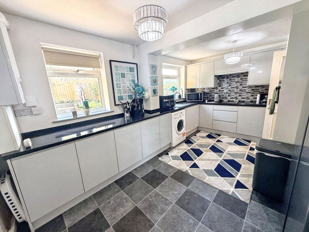 Property image 6 of 17