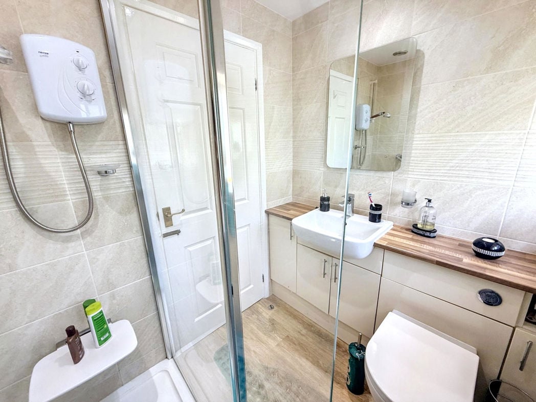 Property image 12 of 17