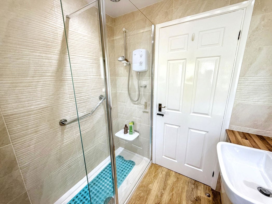 Property image 13 of 17