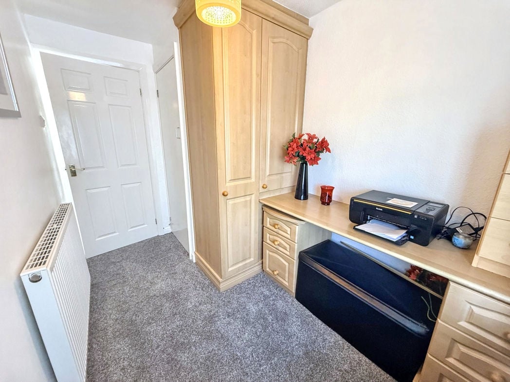 Property image 11 of 17