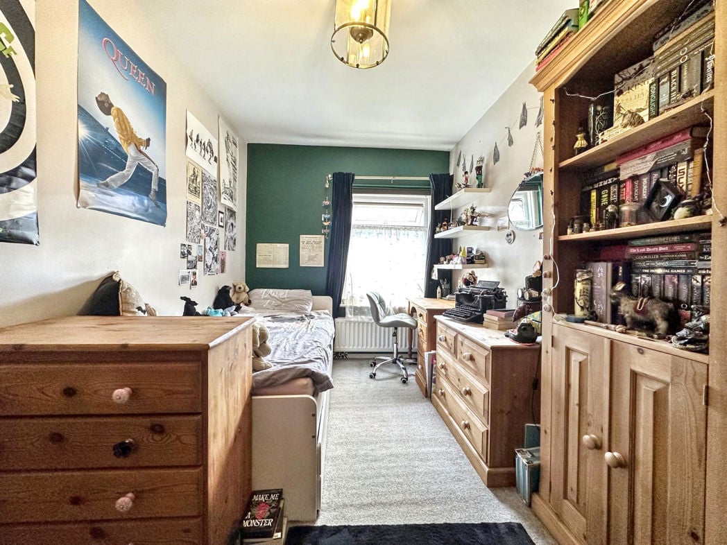 Property image 11 of 16