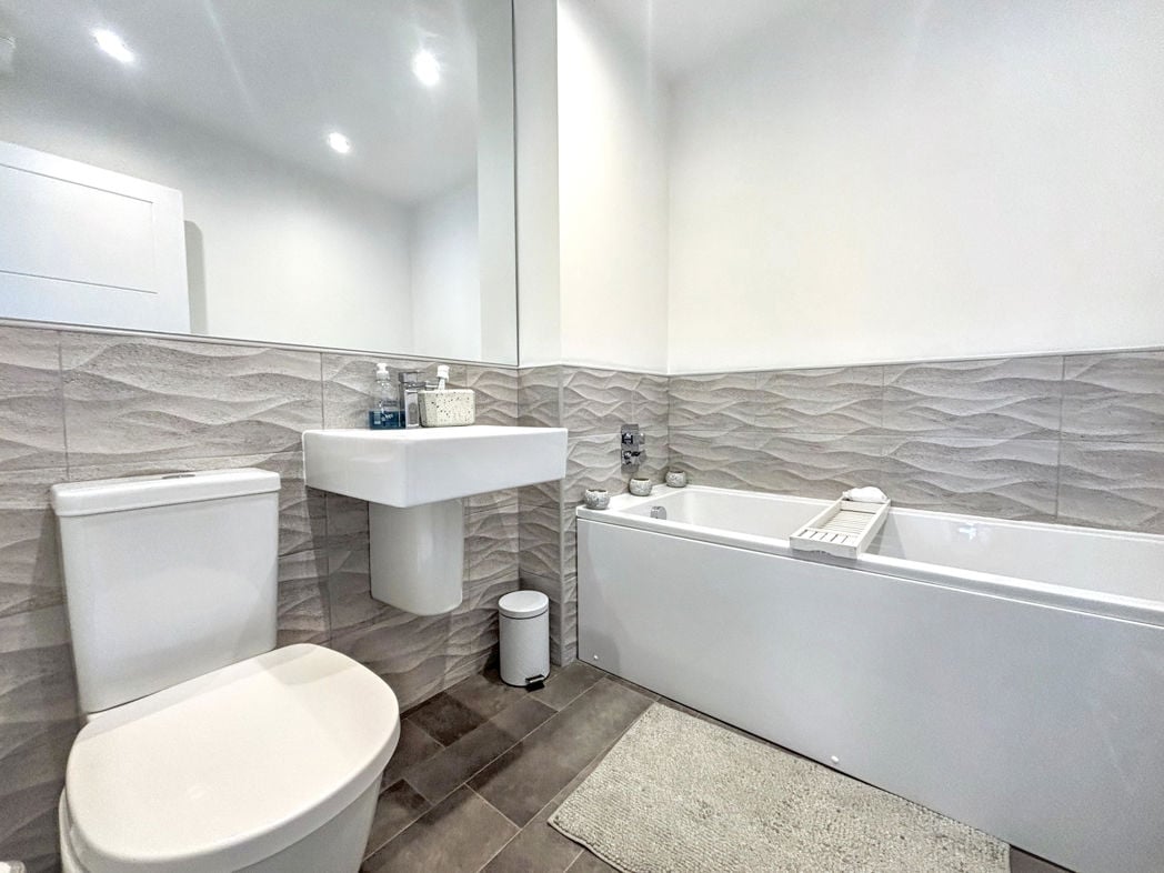 Property image 14 of 24