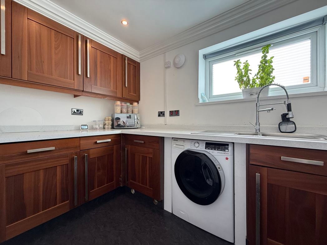 Property image 9 of 41