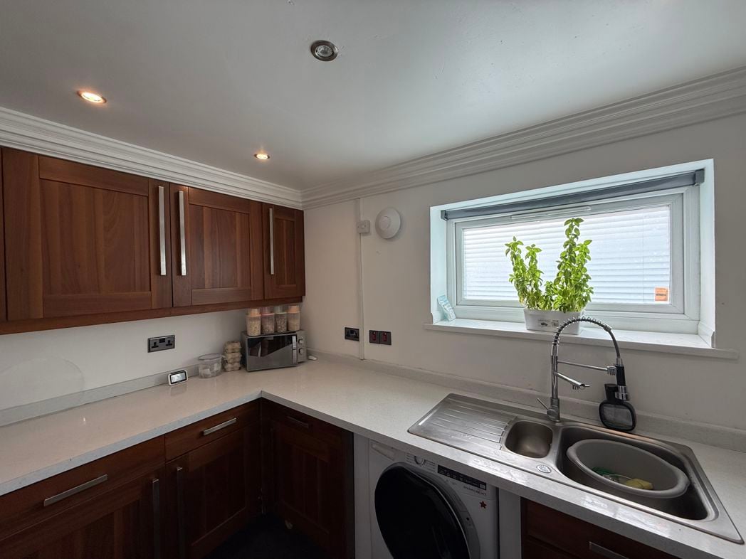 Property image 10 of 41