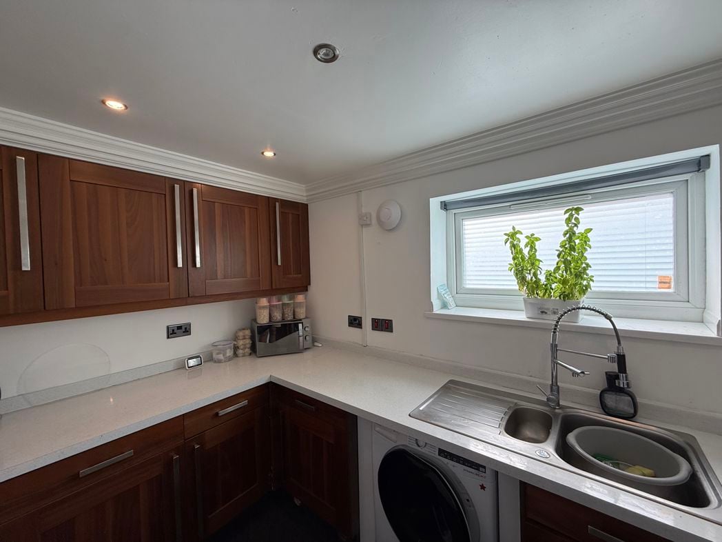 Property image 11 of 41