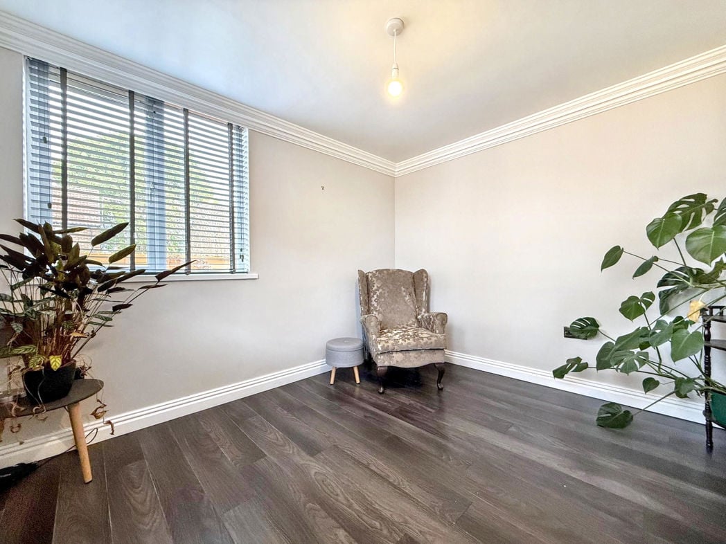Property image 8 of 16