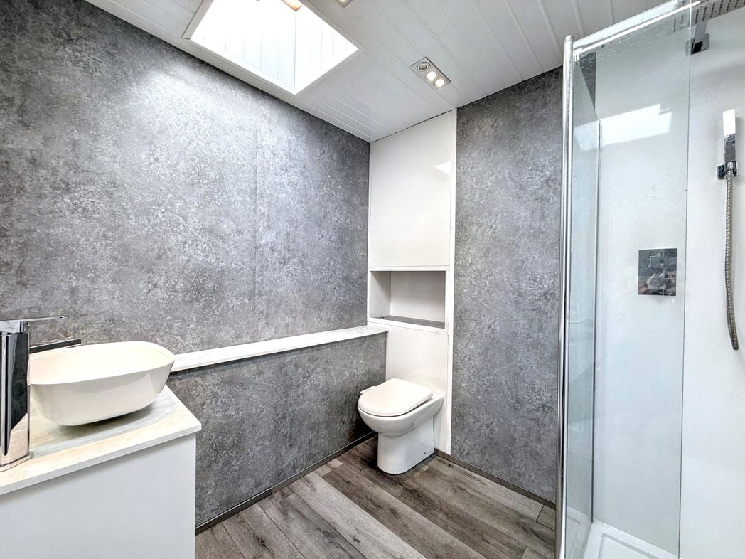 Property image 11 of 16