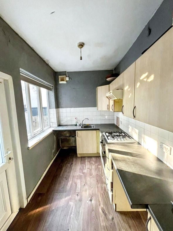 Property image 2 of 11