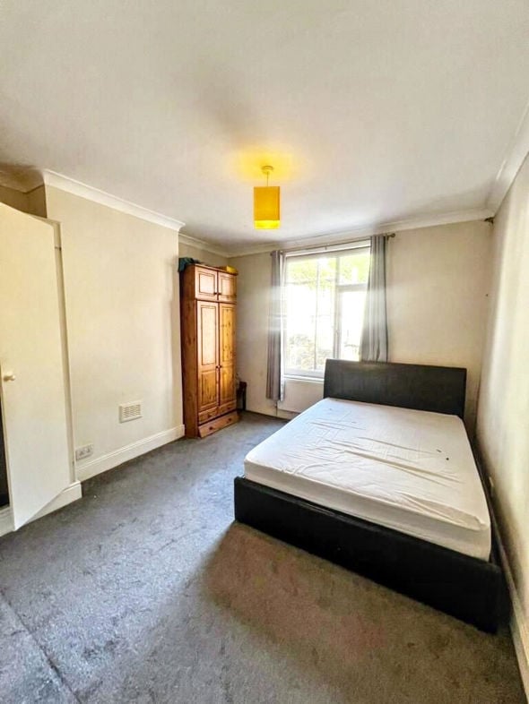 Property image 3 of 11