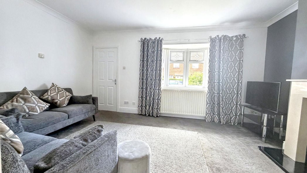 Property image 4 of 11