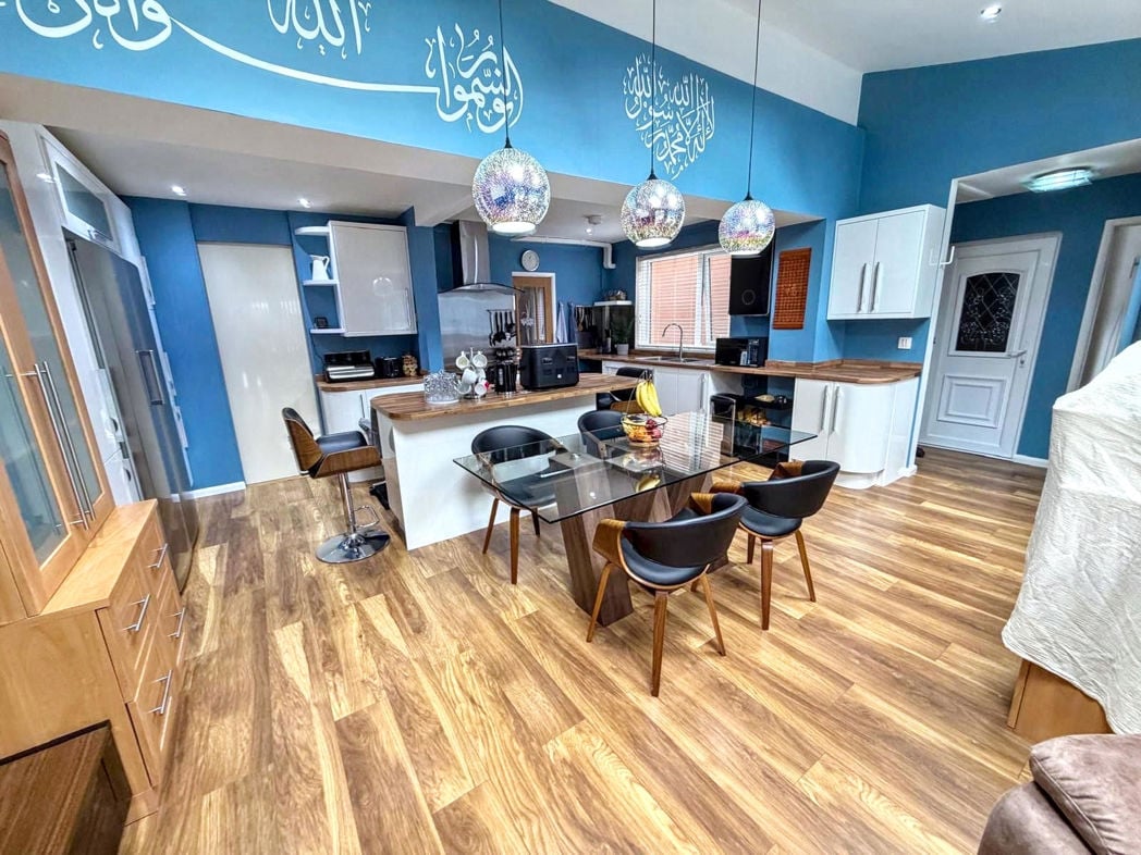 Property image 3 of 15