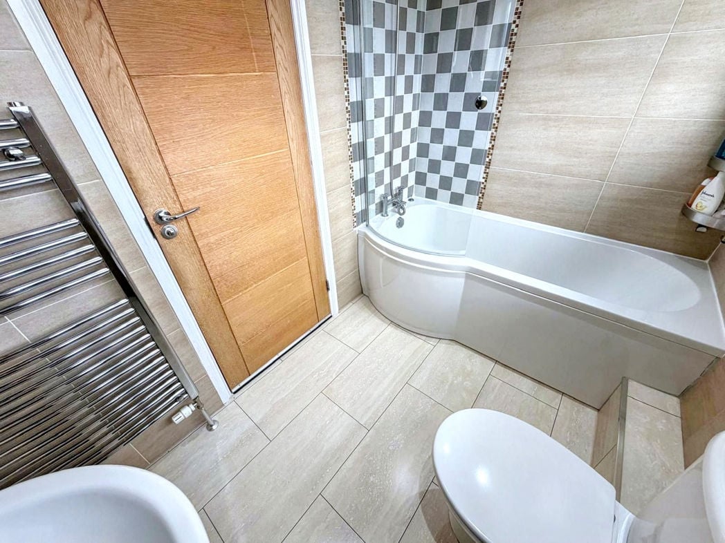 Property image 10 of 15