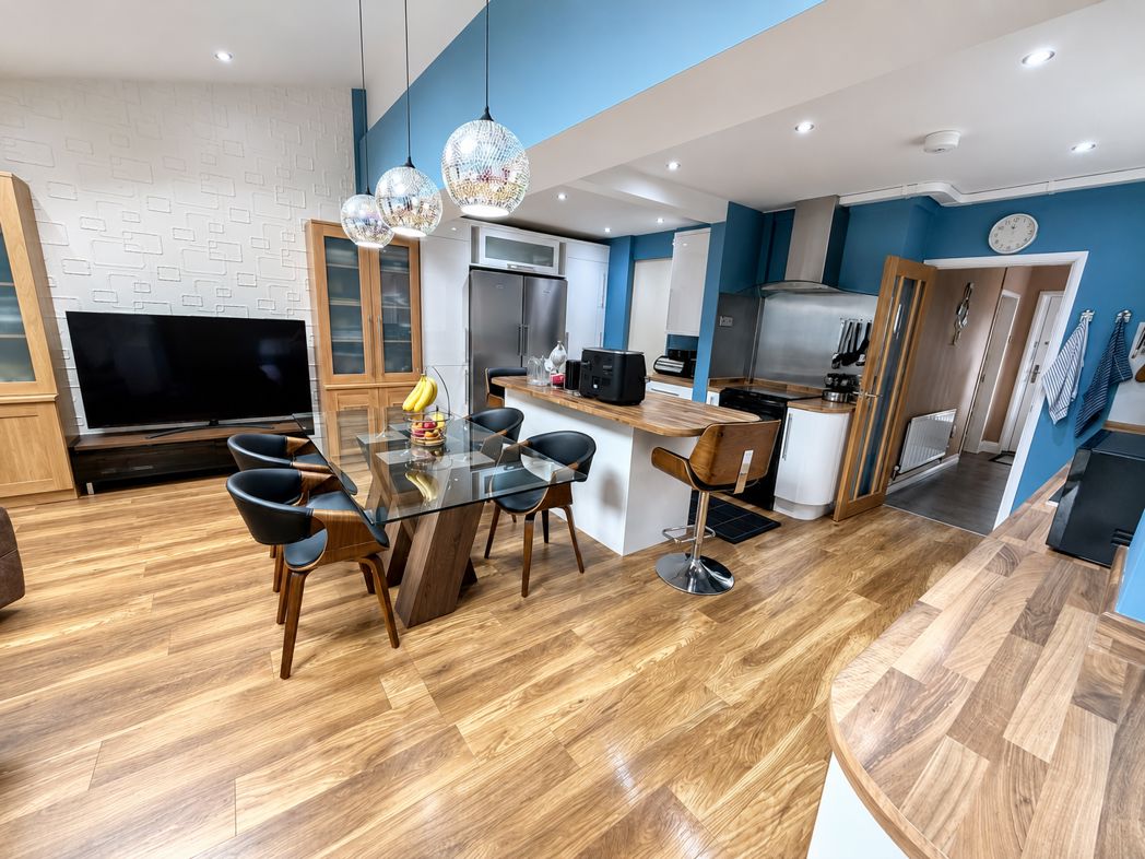 Property image 2 of 15