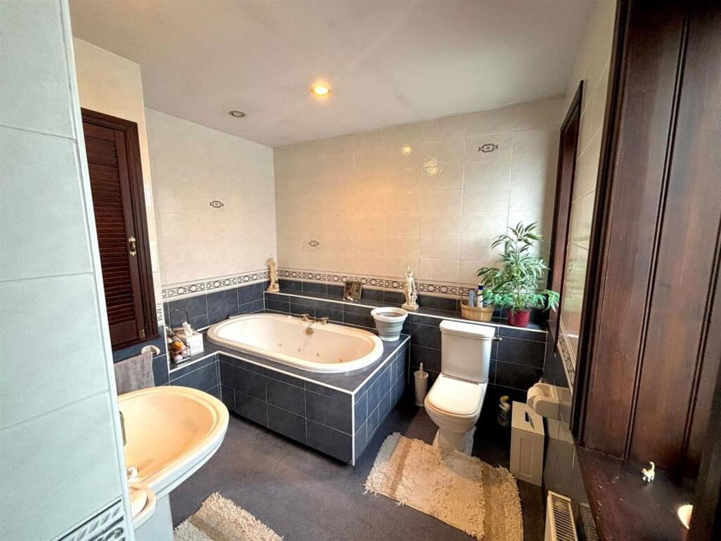 Property image 20 of 20