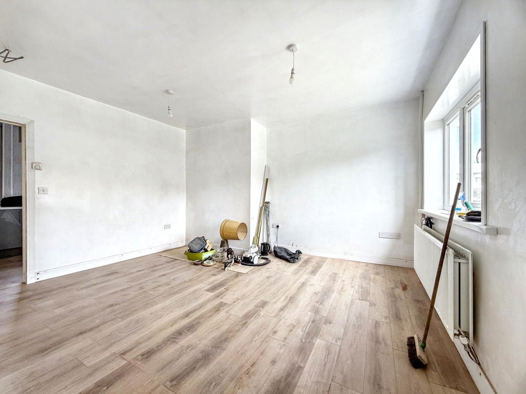 Property image 11 of 16