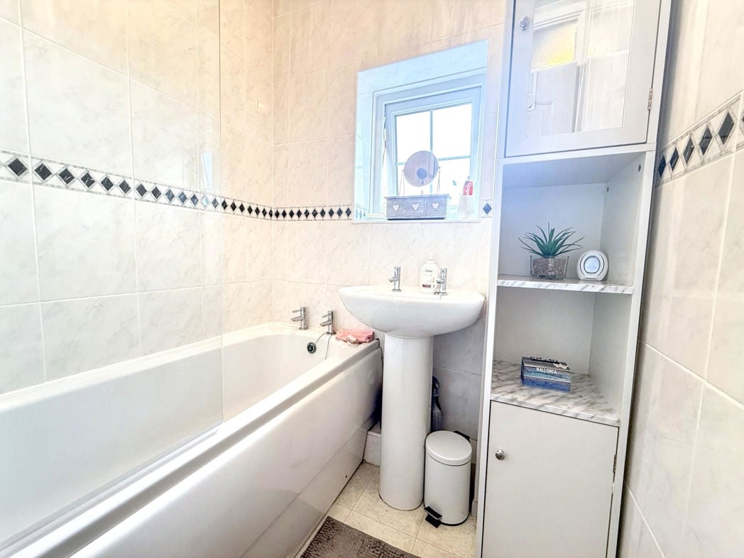 Property image 12 of 16