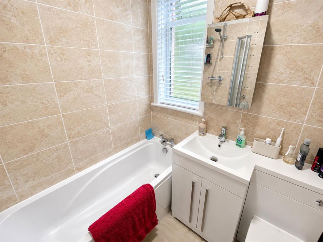 Property image 7 of 8