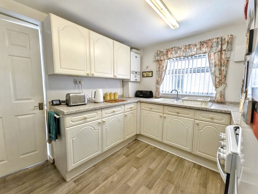 Property image 3 of 13