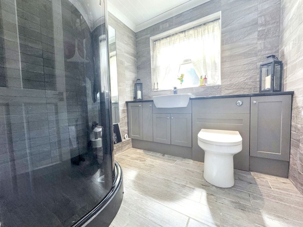 Property image 11 of 24