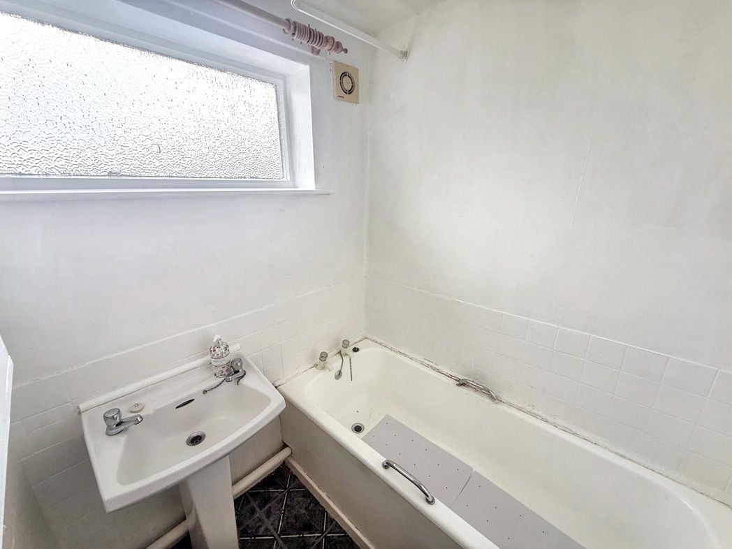 Property image 8 of 12
