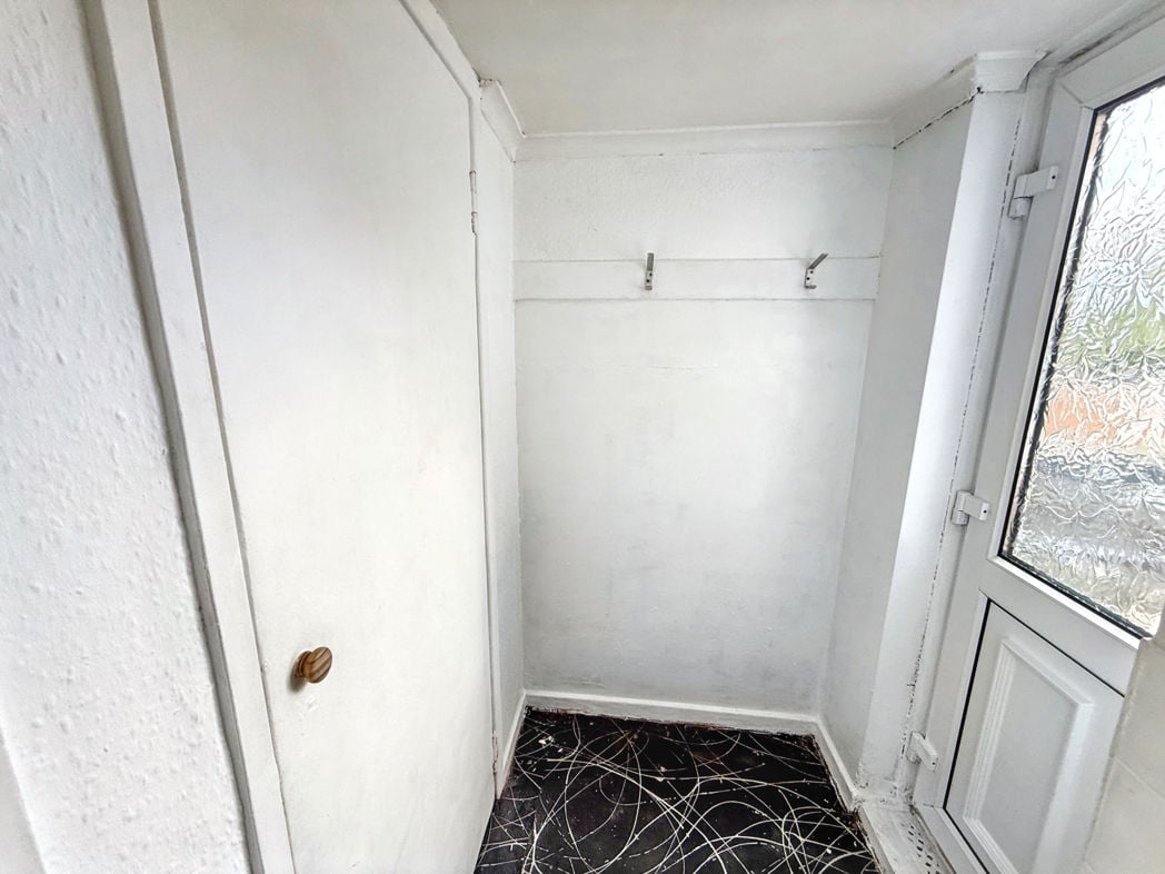 Property image 5 of 12