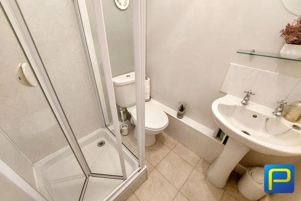 Bedroom Two En Suite