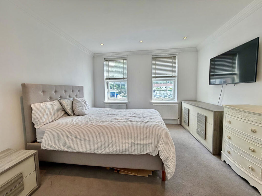 Property image 11 of 15