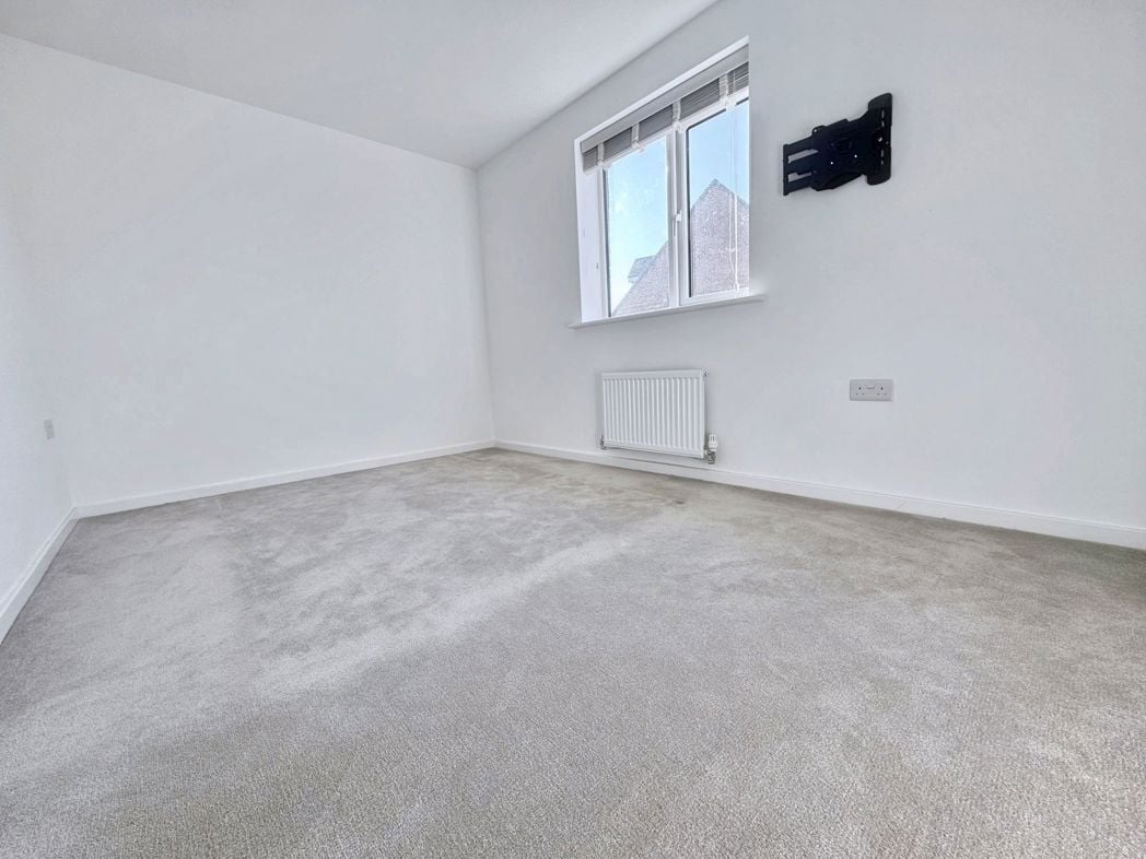 Property image 8 of 15