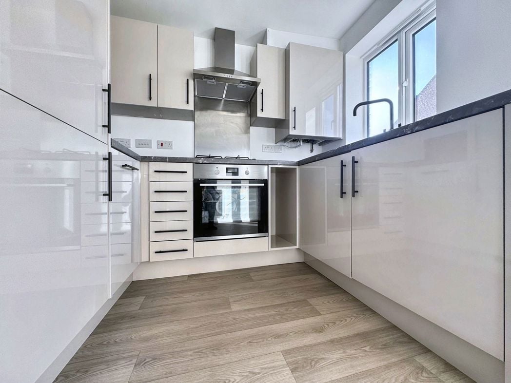 Property image 5 of 15
