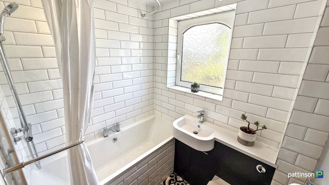 Property image 17 of 21
