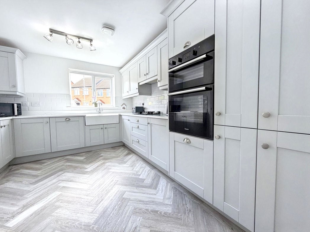 Property image 2 of 34