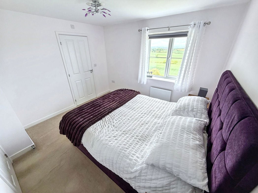 Property image 19 of 34