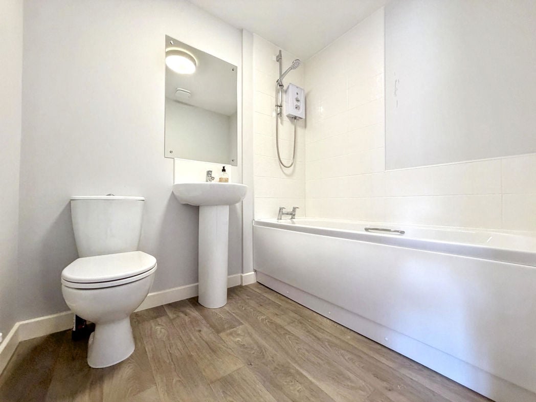 Property image 25 of 34