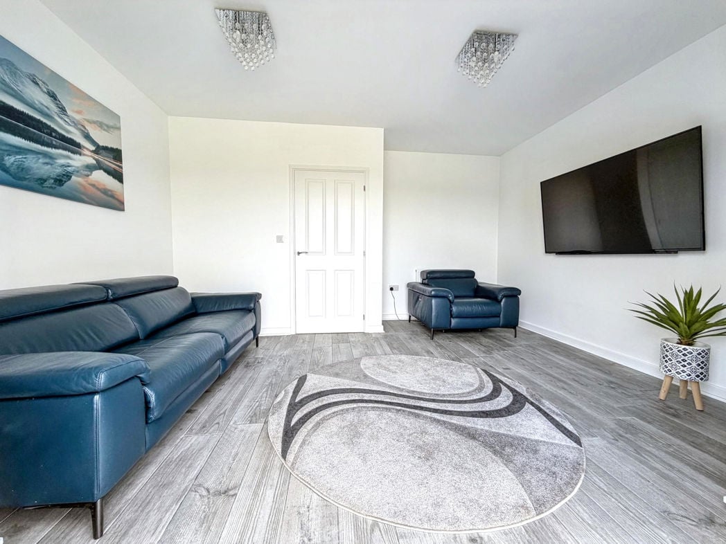 Property image 15 of 34