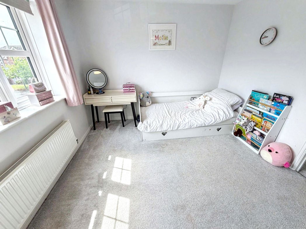 Property image 11 of 17