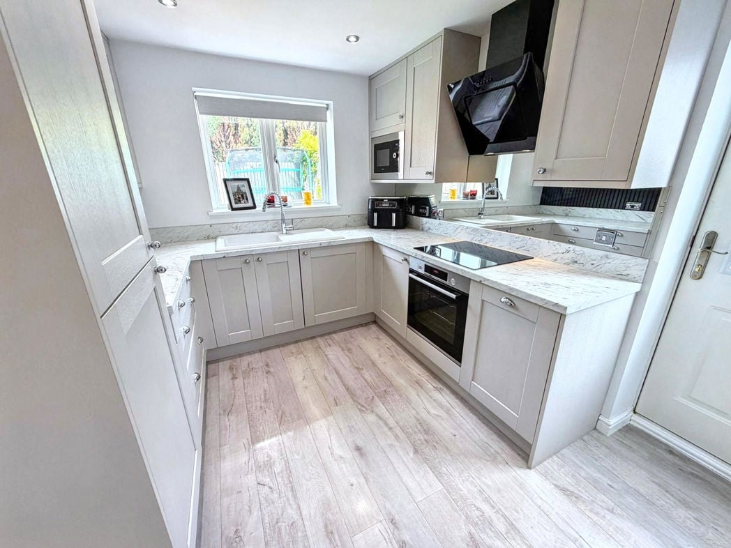 Property image 4 of 17