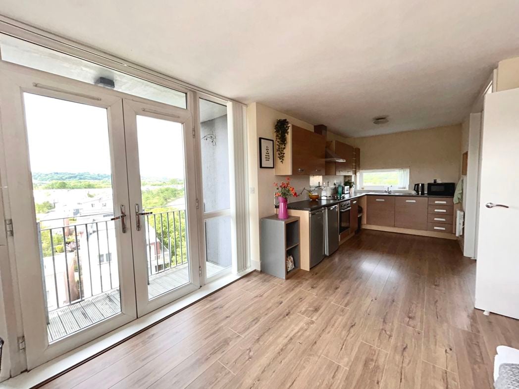 Property image 4 of 11