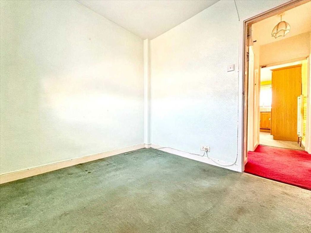 Property image 11 of 15