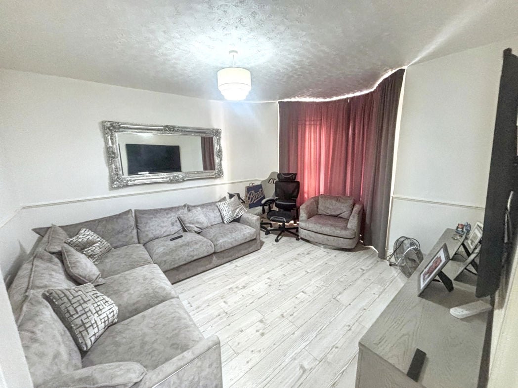 Property image 4 of 7