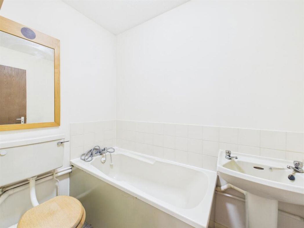 Property image 7 of 7