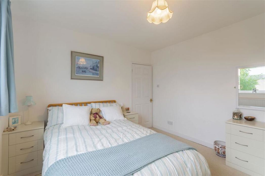 Property image 8 of 31