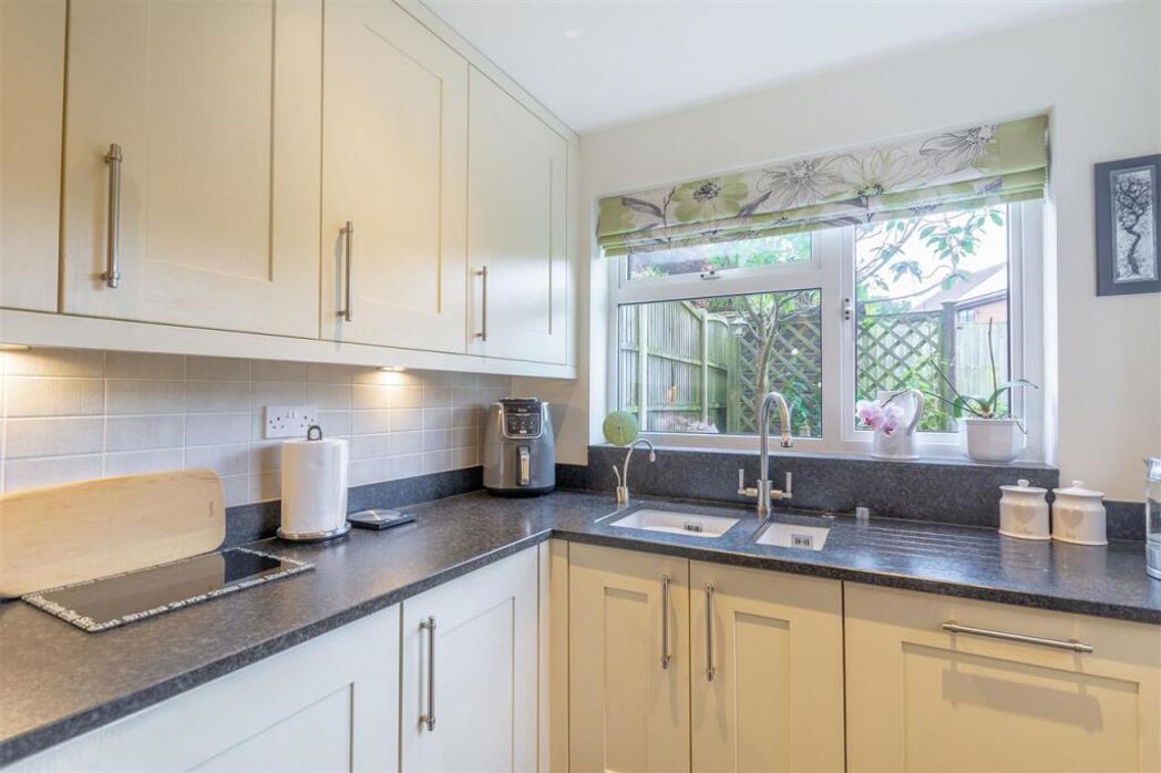 Property image 12 of 31