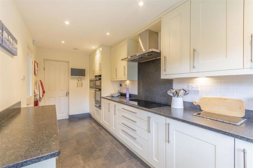 Property image 15 of 31