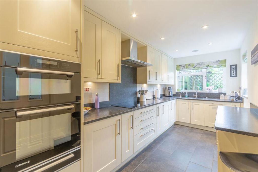 Property image 23 of 31