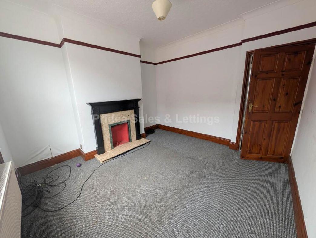 Property image 2 of 16
