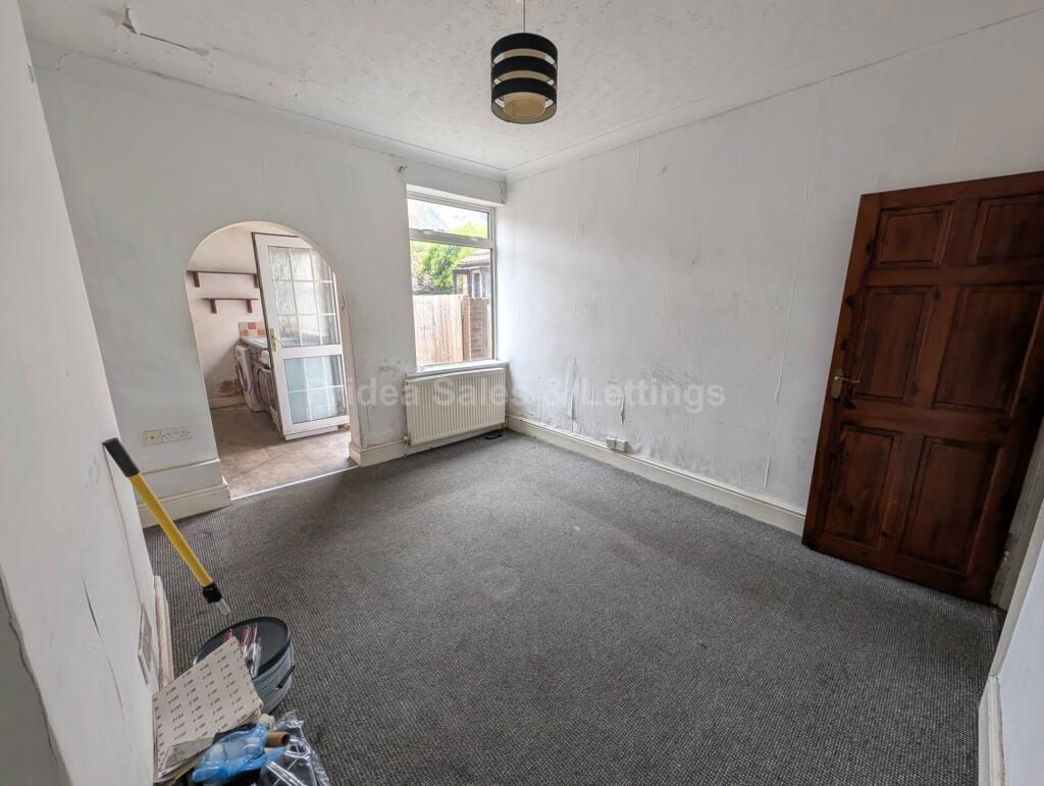 Property image 4 of 16