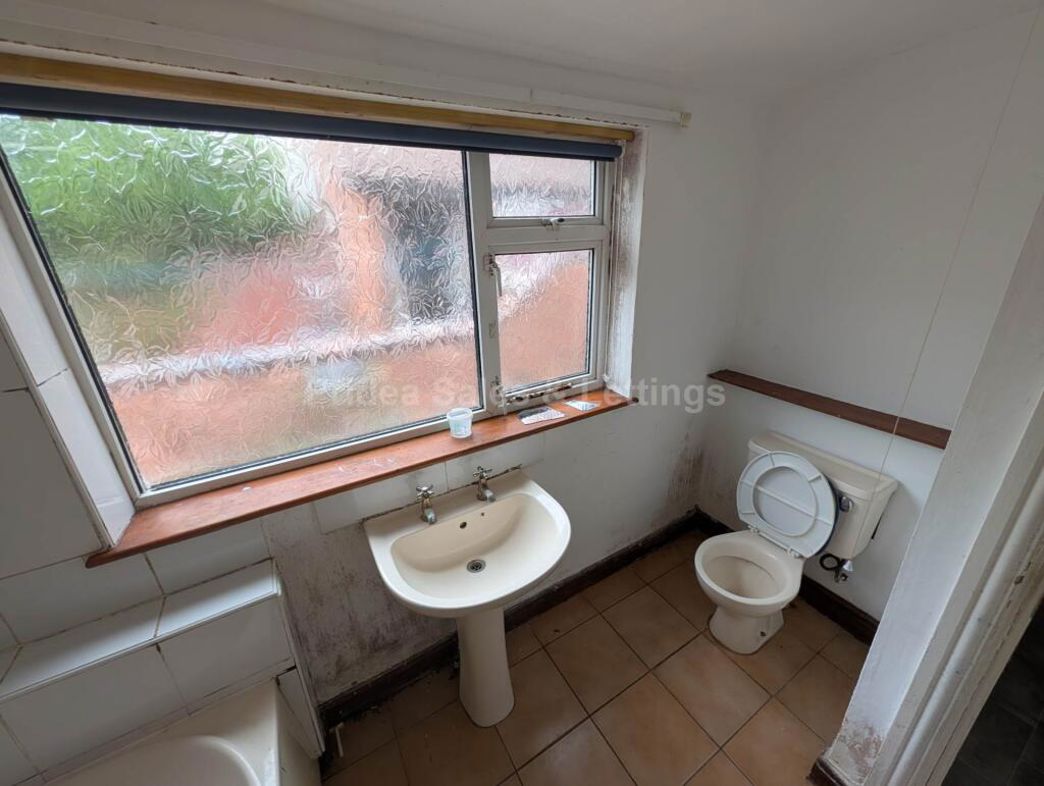 Property image 8 of 16