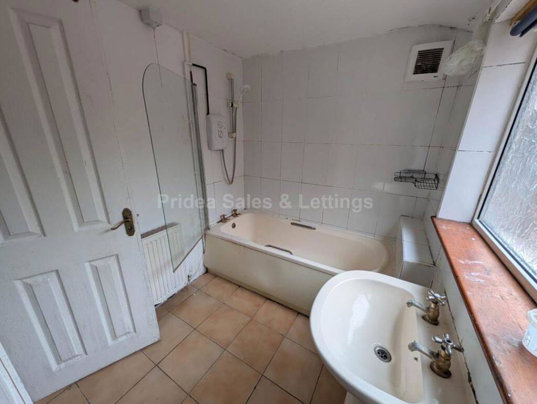 Property image 9 of 16
