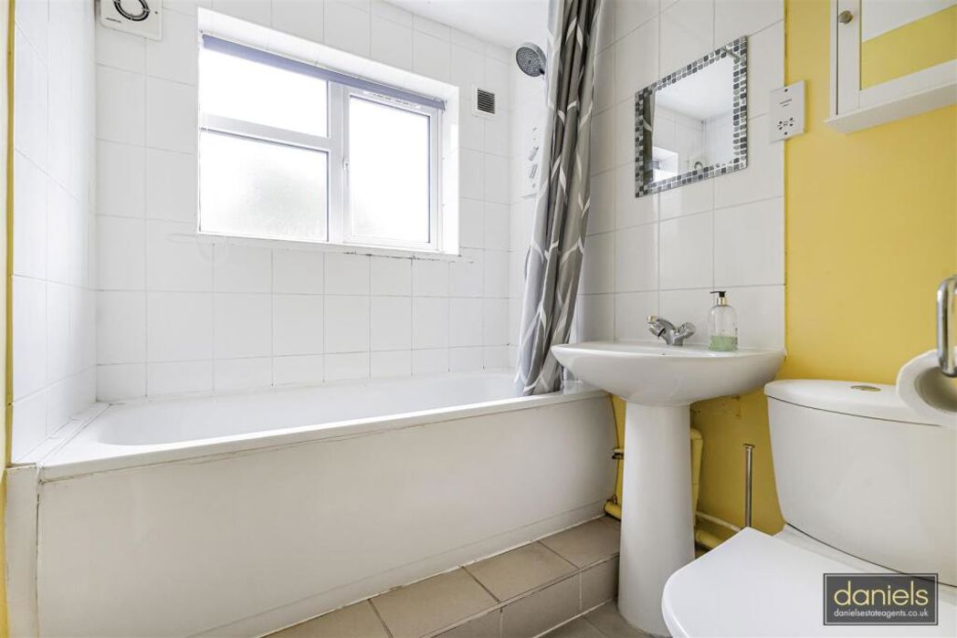 Property image 3 of 6